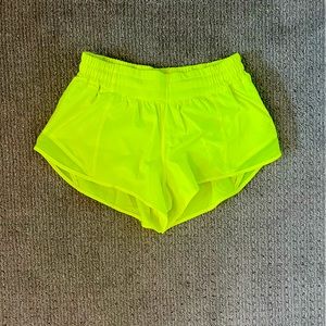 Lululemon Hottie Hot Shorts 2.5”